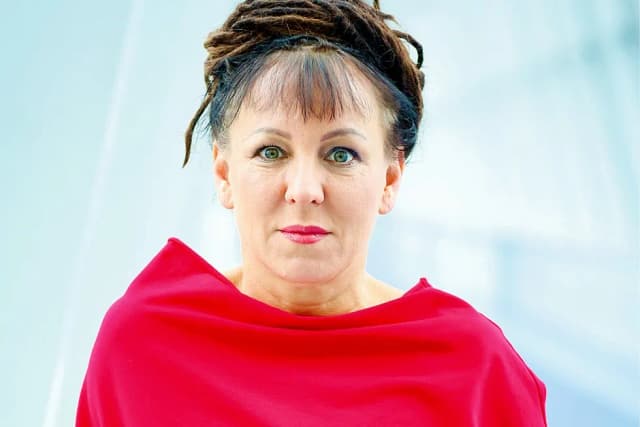 Olga Tokarczuk ile ma lat? Zaskakujące fakty o jej życiu i twórczości Olga Tokarczuk ile ma lat? Zaskakujące fakty o jej życiu i twórczości
