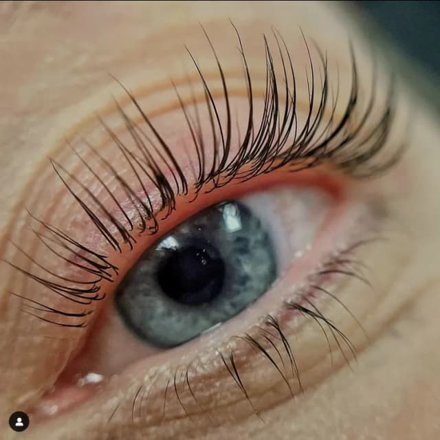 Odkryj zalety odżywczego serum do rzęs Odkryj zalety odżywczego serum do rzęs
