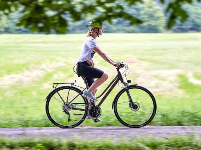Jak wybrać idealny rower trekkingowy damski dla komfortowej jazdy? Jak wybrać idealny rower trekkingowy damski dla komfortowej jazdy?