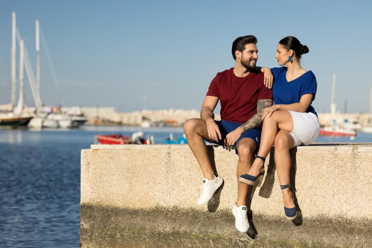 Jakie buty do szortów damskich? Poznaj idealne stylizacje na każdą okazję Jakie buty do szortów damskich? Poznaj idealne stylizacje na każdą okazję