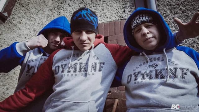 Epis Dym KNF ile ma lat? Oto wiek i osiągnięcia polskiego rapera Epis Dym KNF ile ma lat? Oto wiek i osiągnięcia polskiego rapera