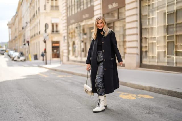 Jakie buty do czarnego płaszcza damskiego wybrać, by wyglądać stylowo? Jakie buty do czarnego płaszcza damskiego wybrać, by wyglądać stylowo?