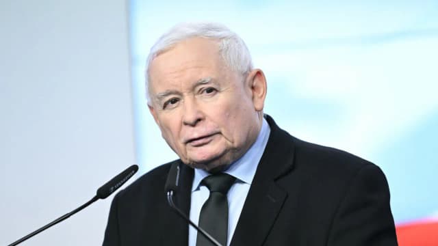 Ile lat ma Jarosław Kaczyński? Poznaj jego datę urodzenia i karierę. Ile lat ma Jarosław Kaczyński? Poznaj jego datę urodzenia i karierę.
