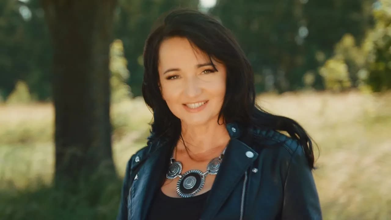 Anna Niedziałkowska ile ma lat? Zaskakujące fakty o jej wieku i karierze Anna Niedziałkowska ile ma lat? Zaskakujące fakty o jej wieku i karierze